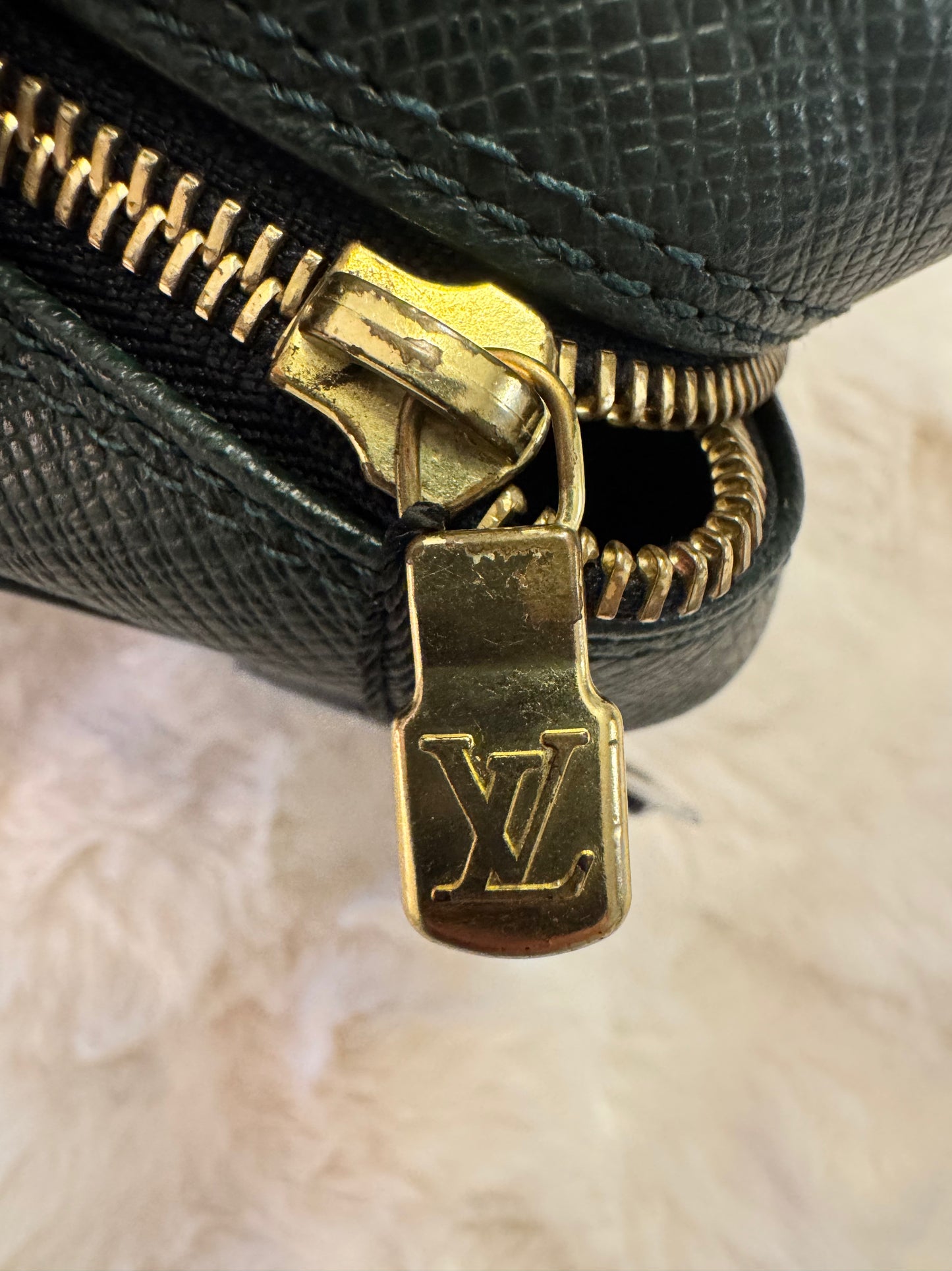 Louis Vuitton Taiga Kaluga Clutch - additional view 6