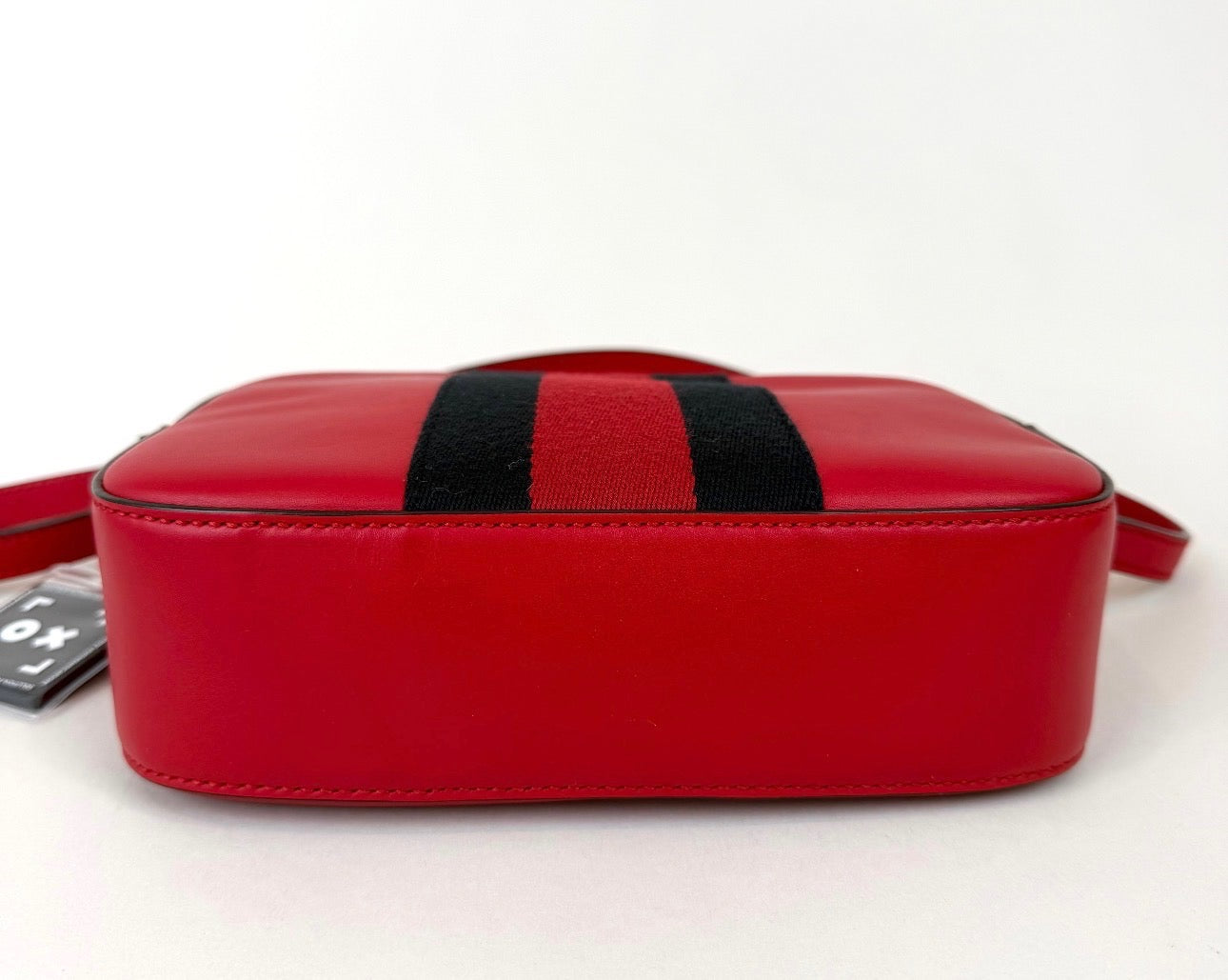 Gucci Webby Bee Leather Camera Bag - additional view 5