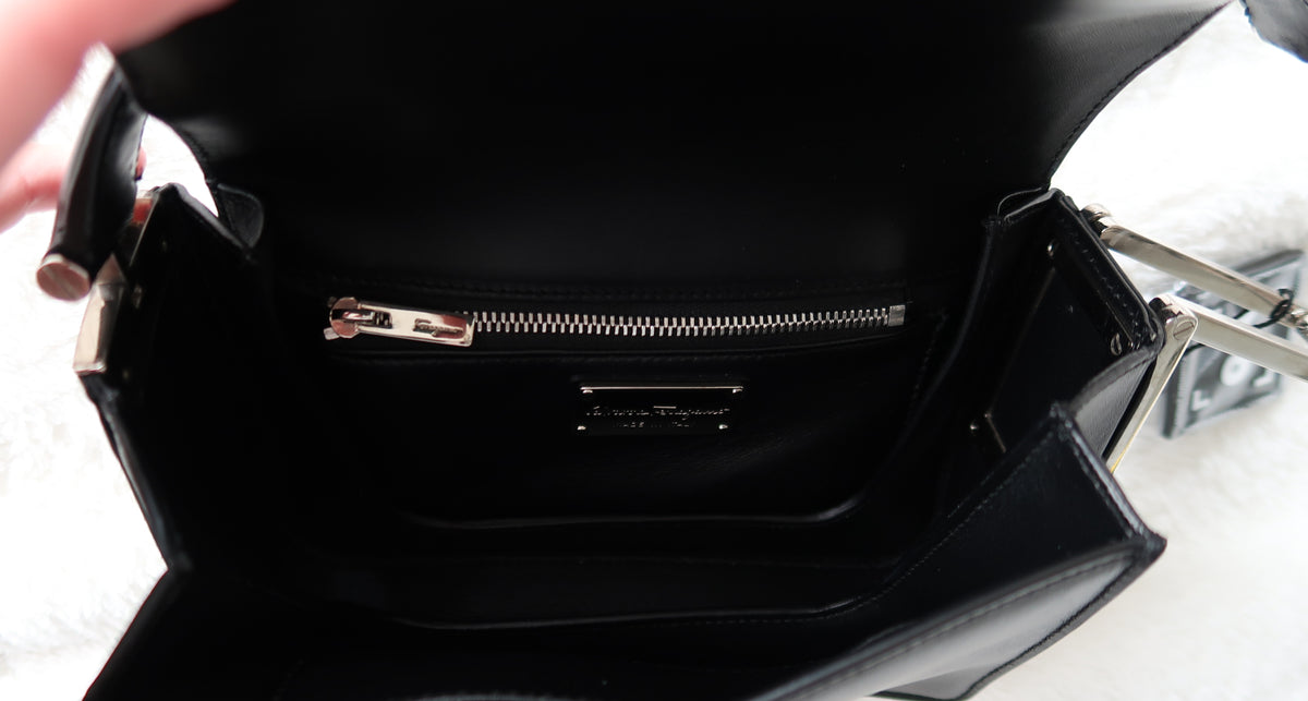 New Pics Rare Vintage Salvatore Ferragamo Black Leather Convertible Shoulder Bag – Adjustable Handle