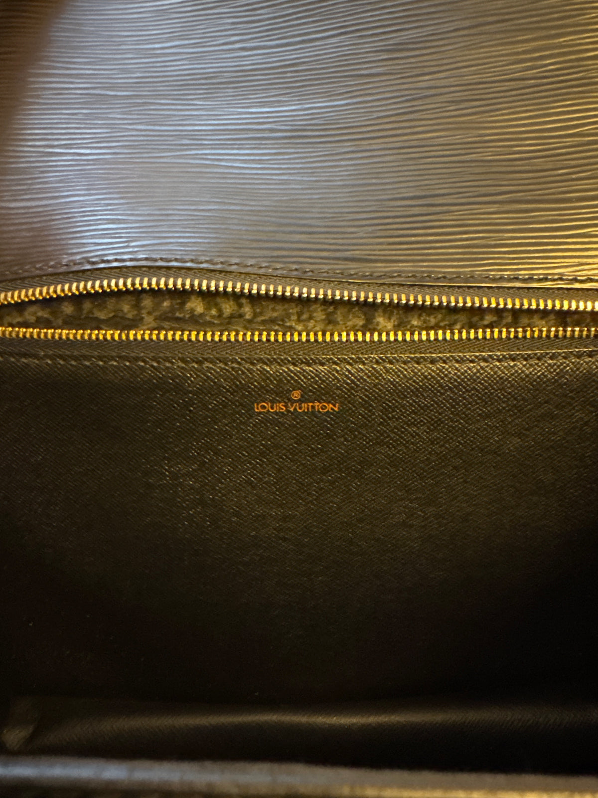 Louis Vuitton Monceau 28 handbag - additional view 8