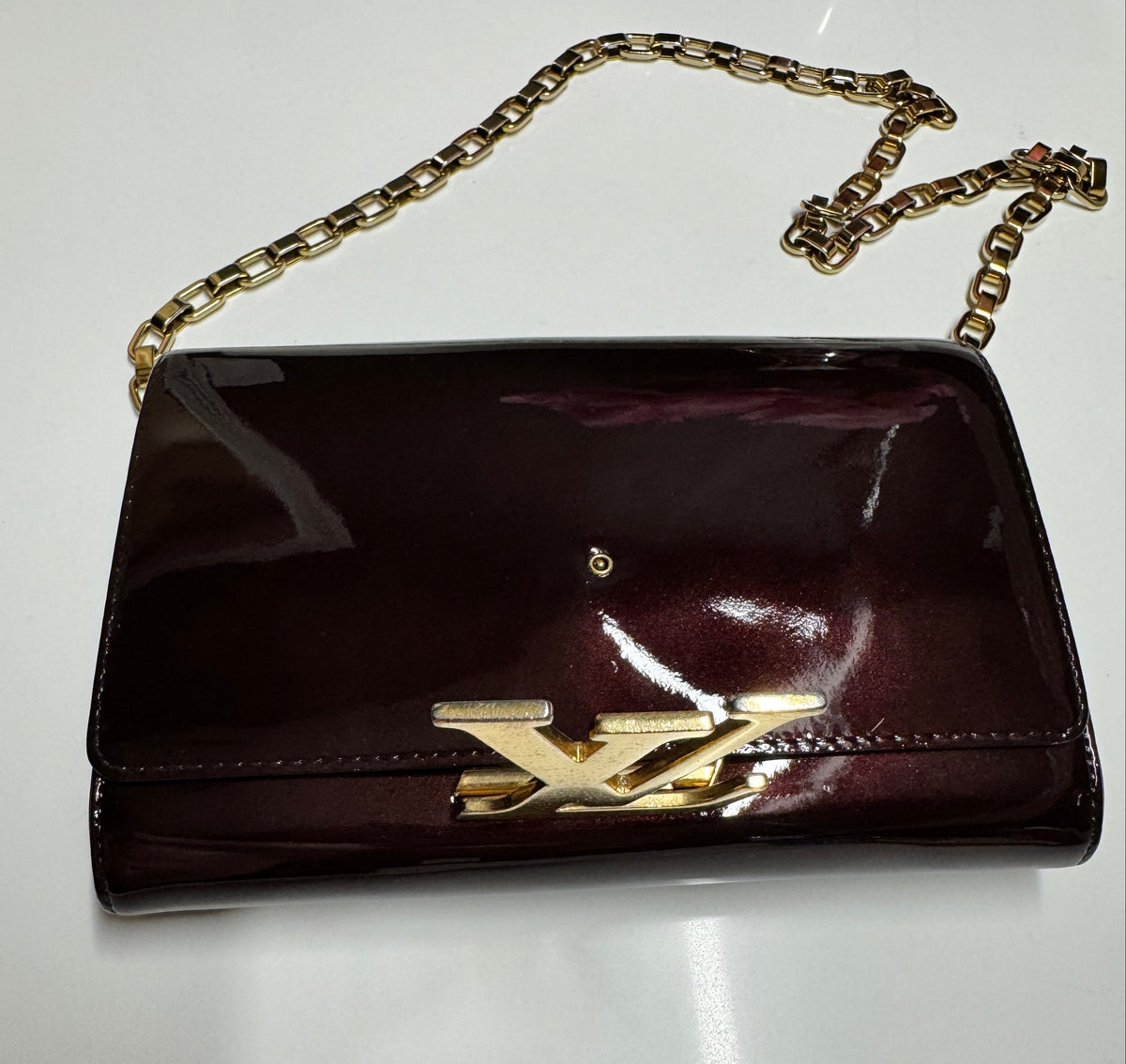 Louis Vuitton Amarante Vernis Louise Clutch Chain Bag - additional view 6