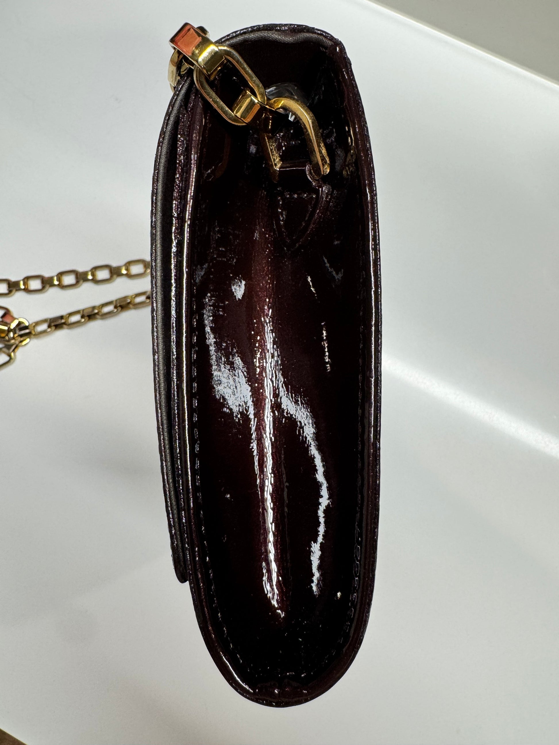 Louis Vuitton Amarante Vernis Louise Clutch Chain Bag - additional view 7