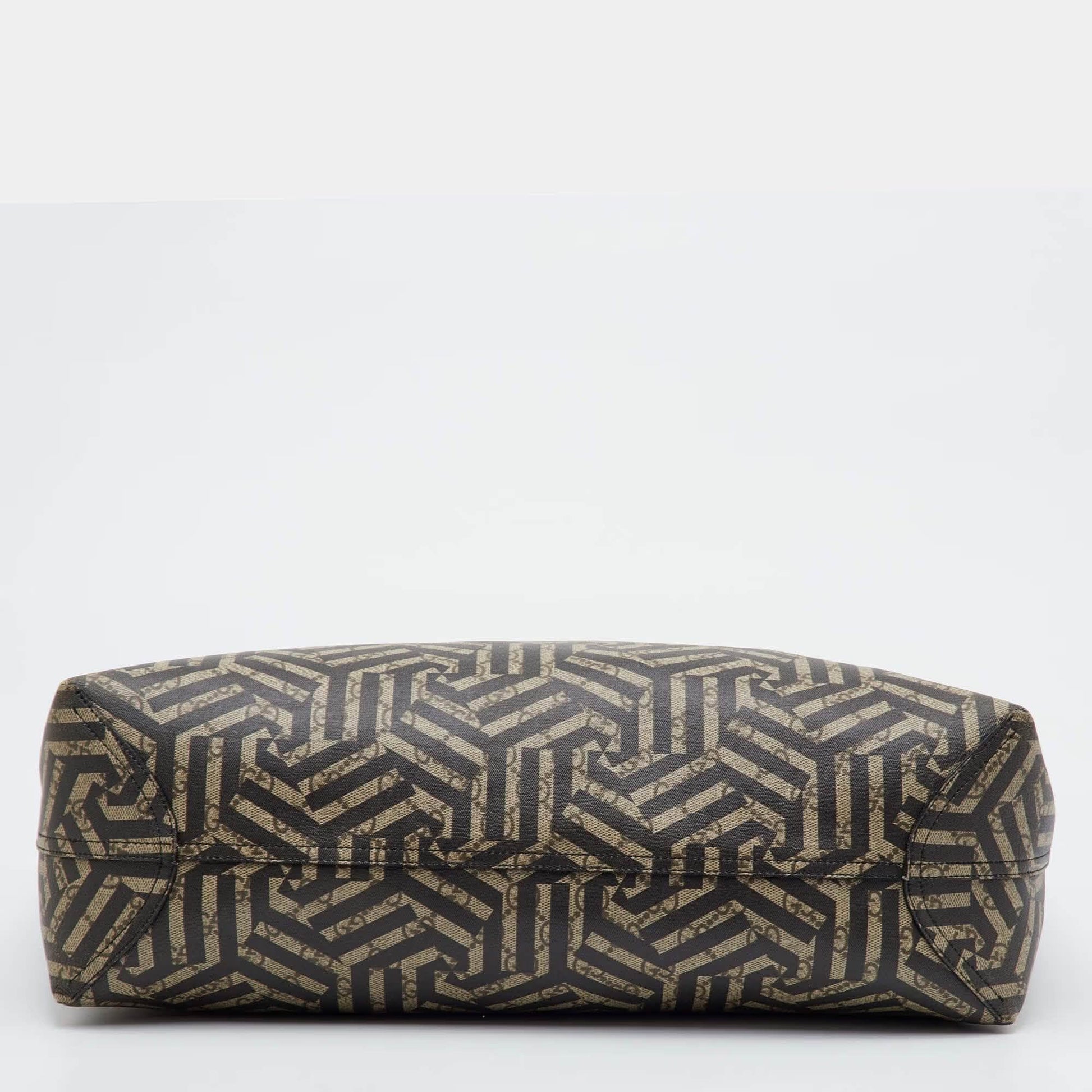 Gucci GG Caleido Reversible Medium Tote – Beige & Black - additional view 7