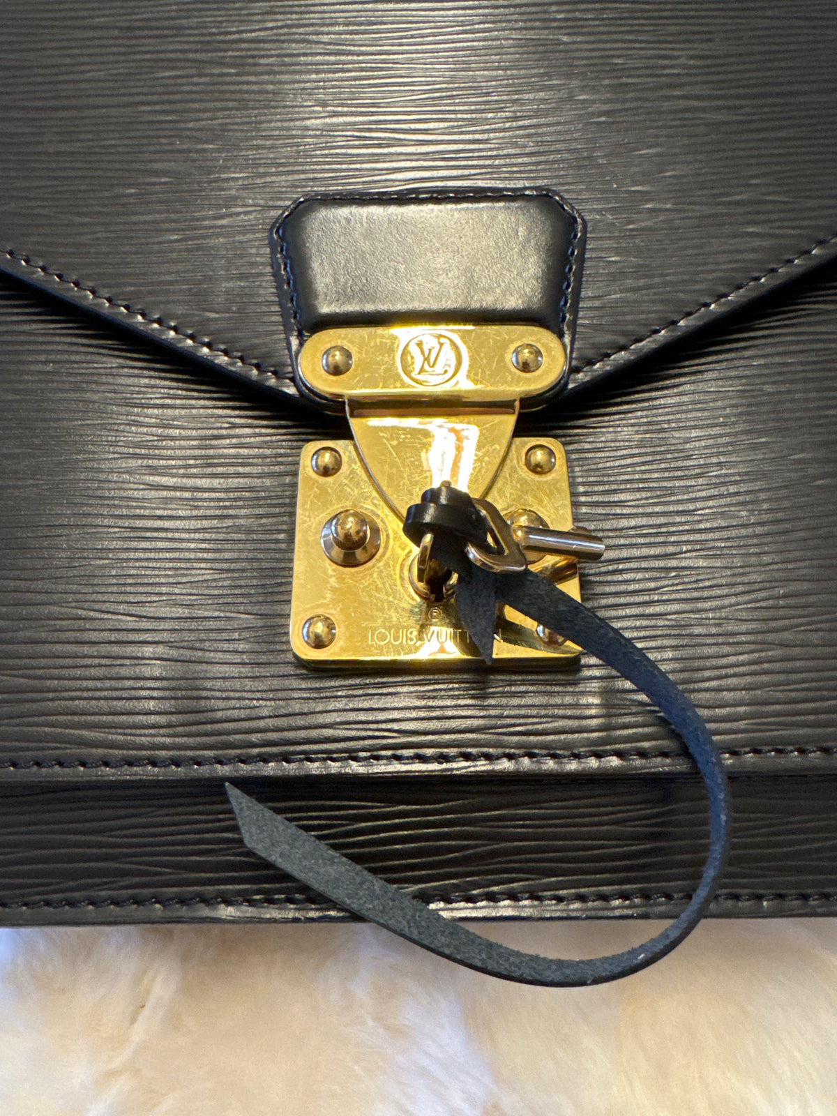 Louis Vuitton Monceau 28 handbag - additional view 5
