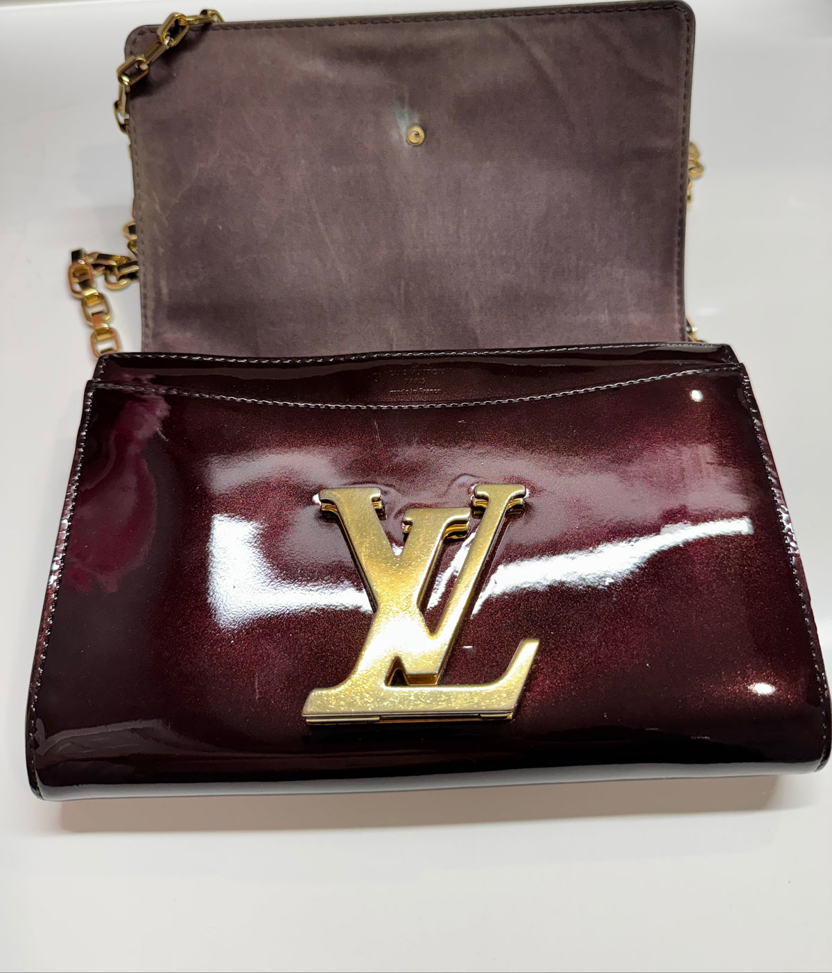 Louis Vuitton Amarante Vernis Louise Clutch Chain Bag - additional view 5