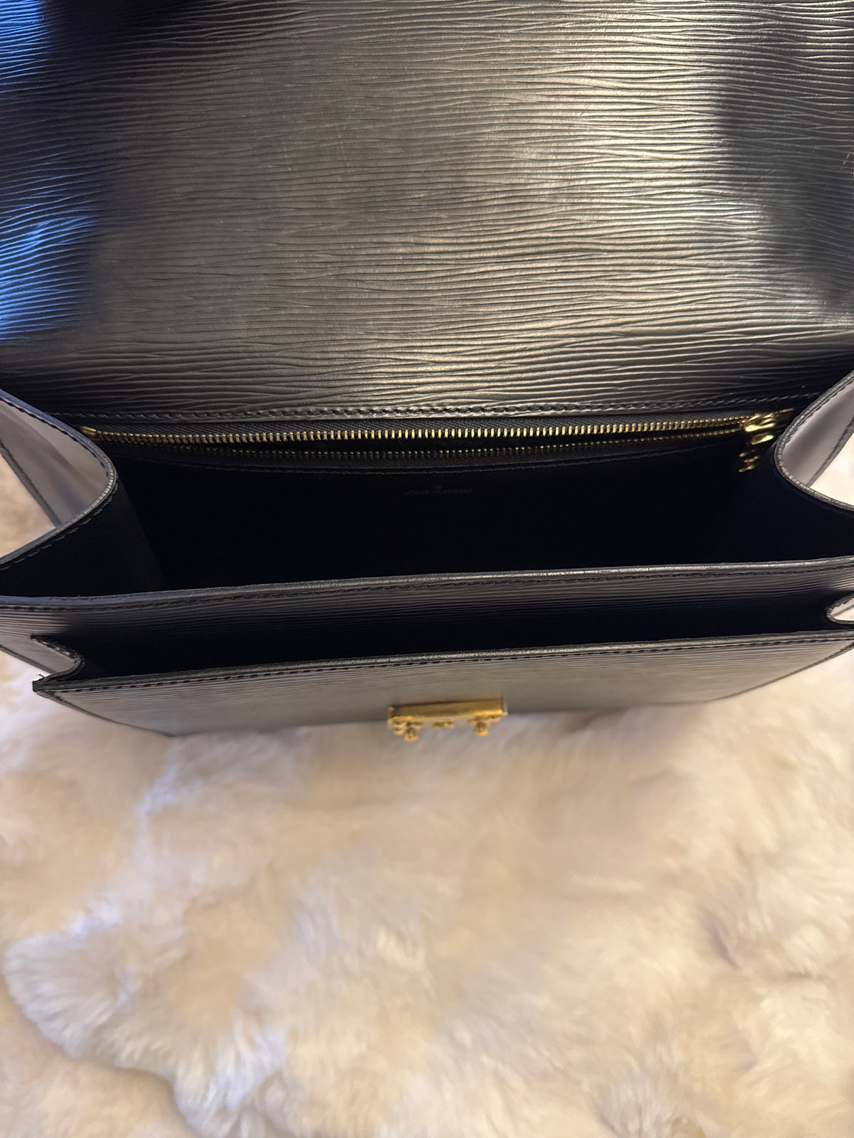 Louis Vuitton Monceau 28 handbag - additional view 7
