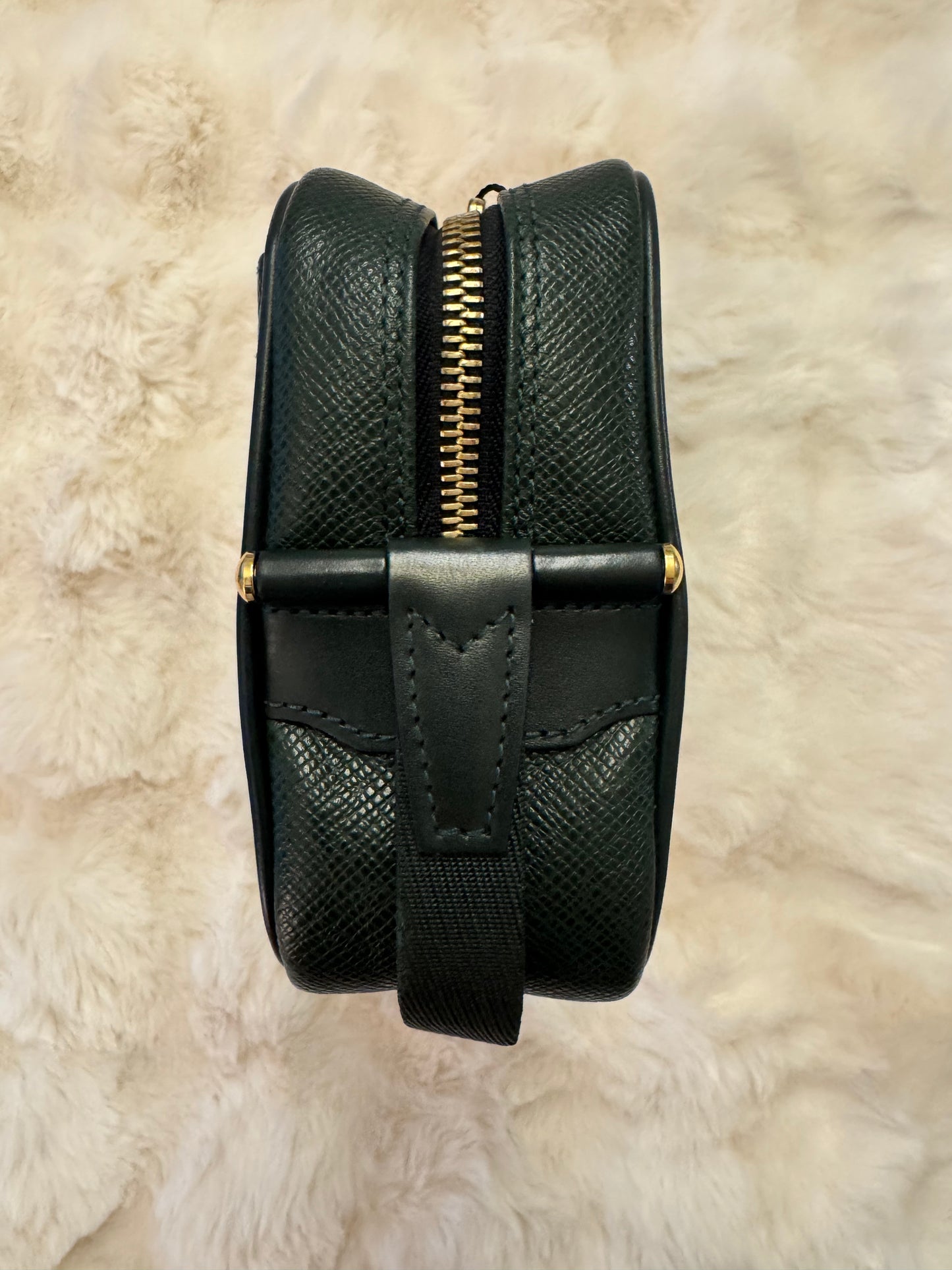 Louis Vuitton Taiga Kaluga Clutch - additional view 3