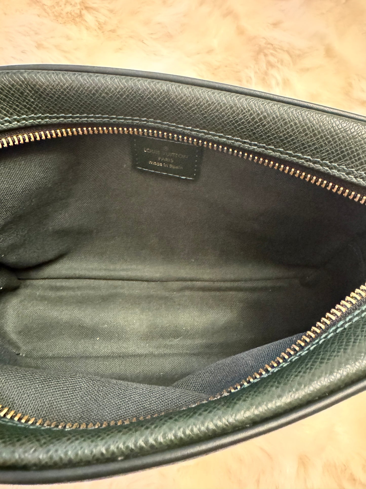 Louis Vuitton Taiga Kaluga Clutch - additional view 5
