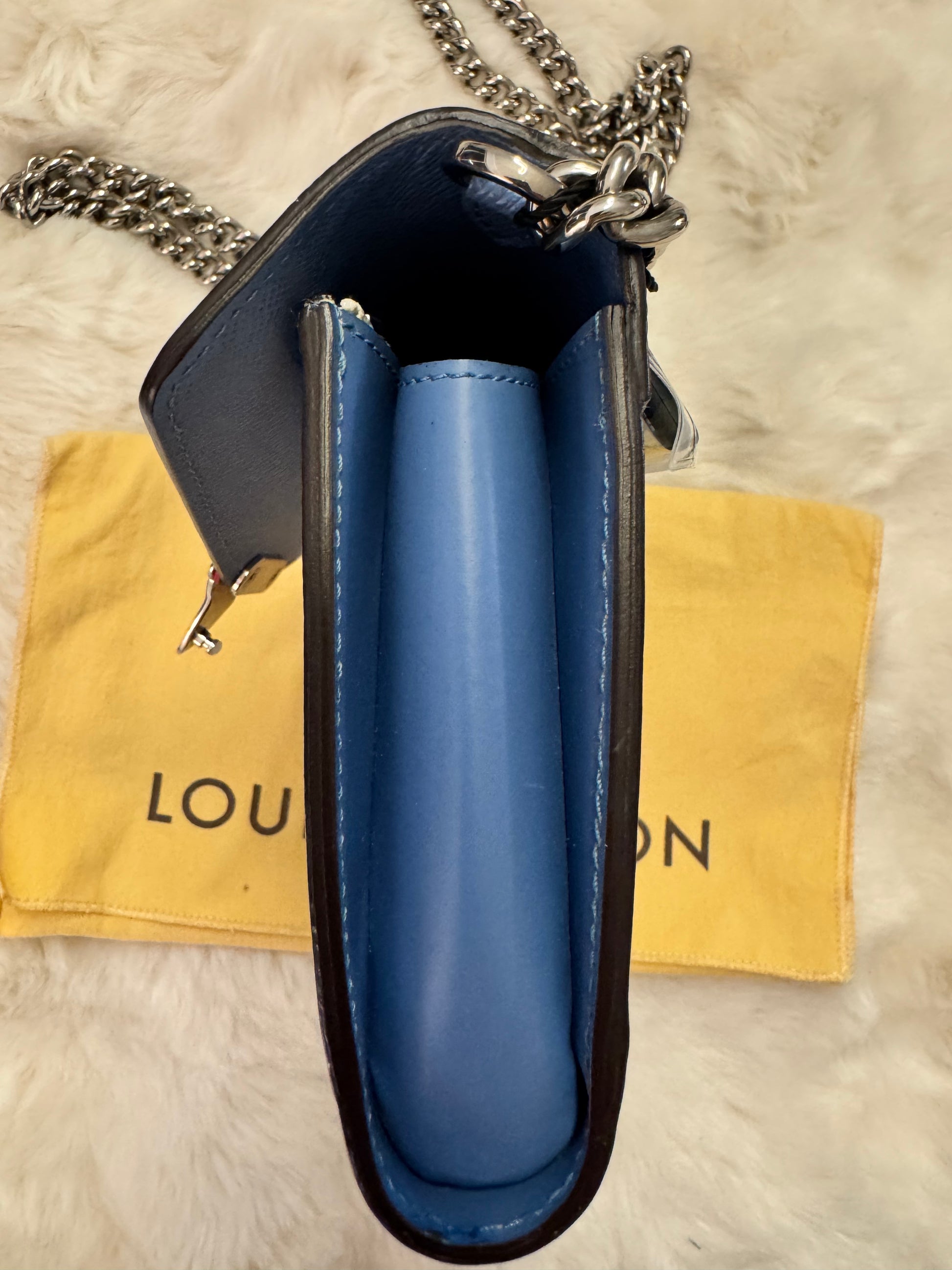 Louis Vuitton Limited Edition Blue and White Epi Tribal Mask Chain Wallet Silver Hardware, 2014 - additional view 5