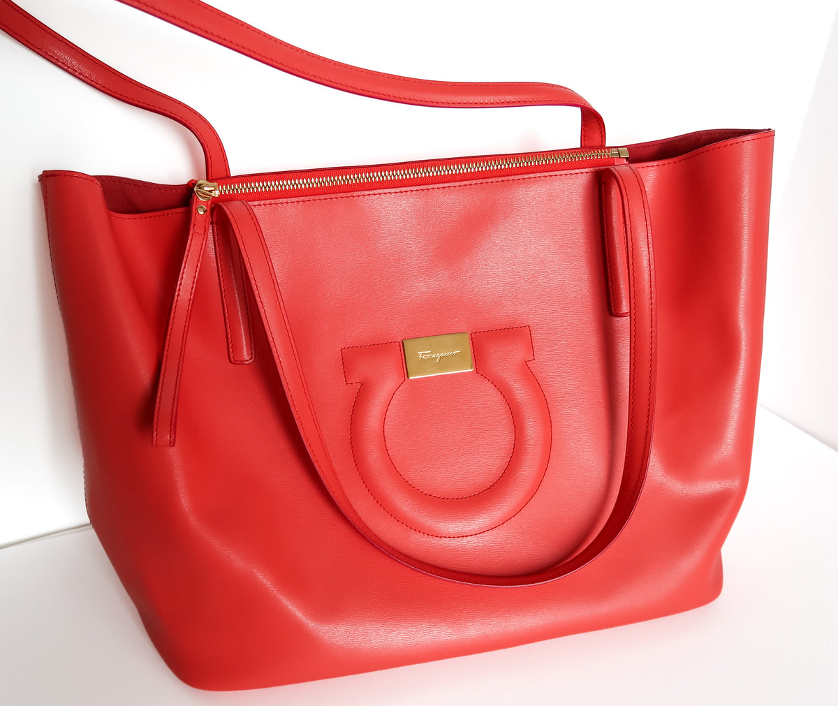 Salvatore Ferragamo Bright Red City Tote With Pouch - additional view 7