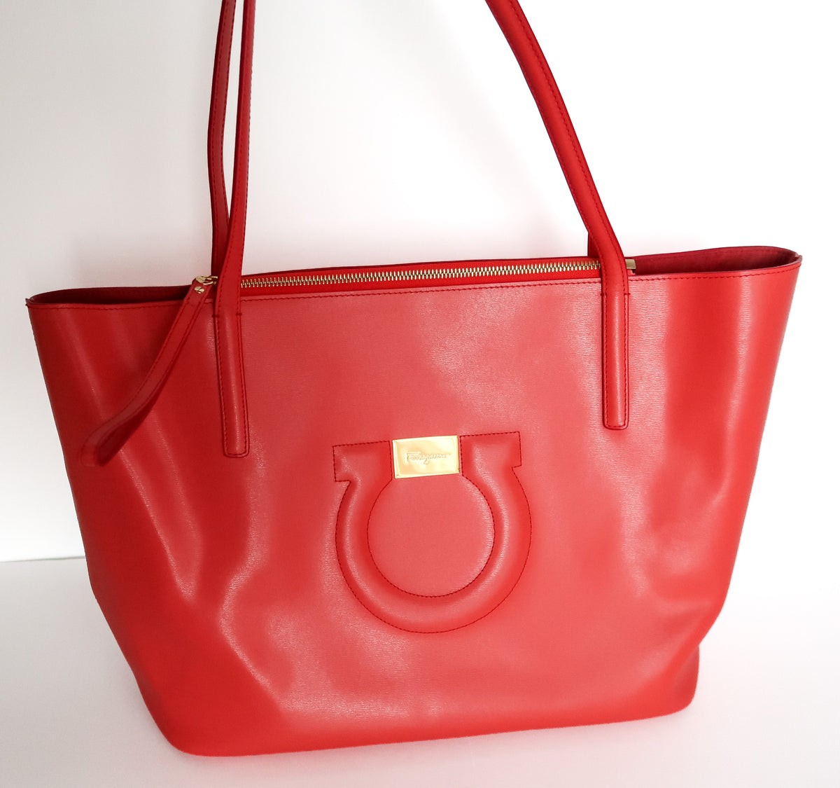 Salvatore Ferragamo Bright Red City Tote With Pouch - additional view 6