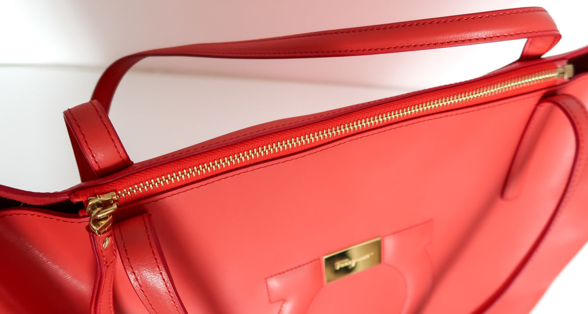 Salvatore Ferragamo Bright Red City Tote With Pouch - additional view 8