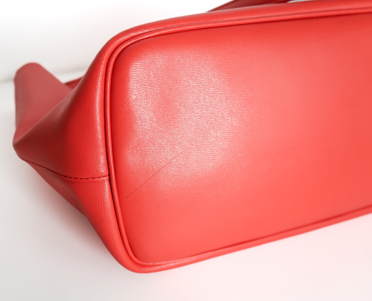 Salvatore Ferragamo Bright Red City Tote With Pouch - additional view 9