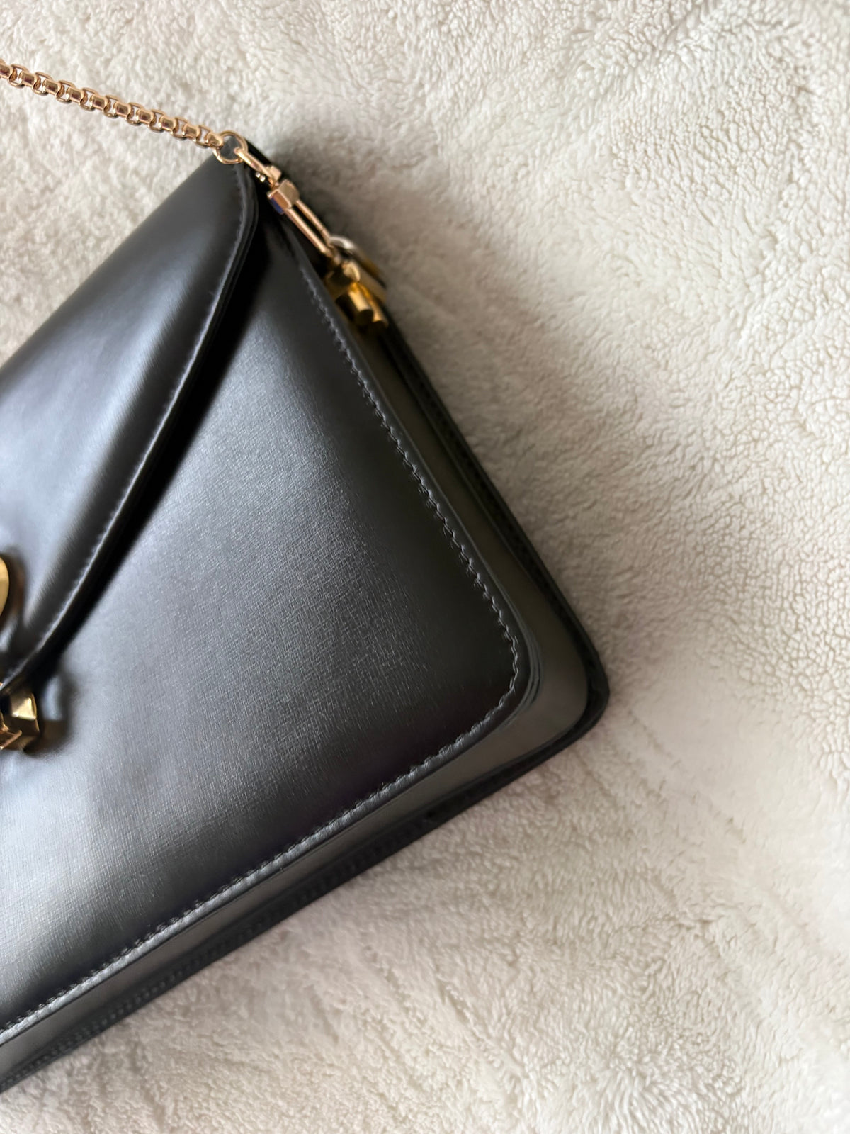 *New Pics* Vintage Gucci 1970 Tiger Eye Leather Chain Shoulder Bag- Rare