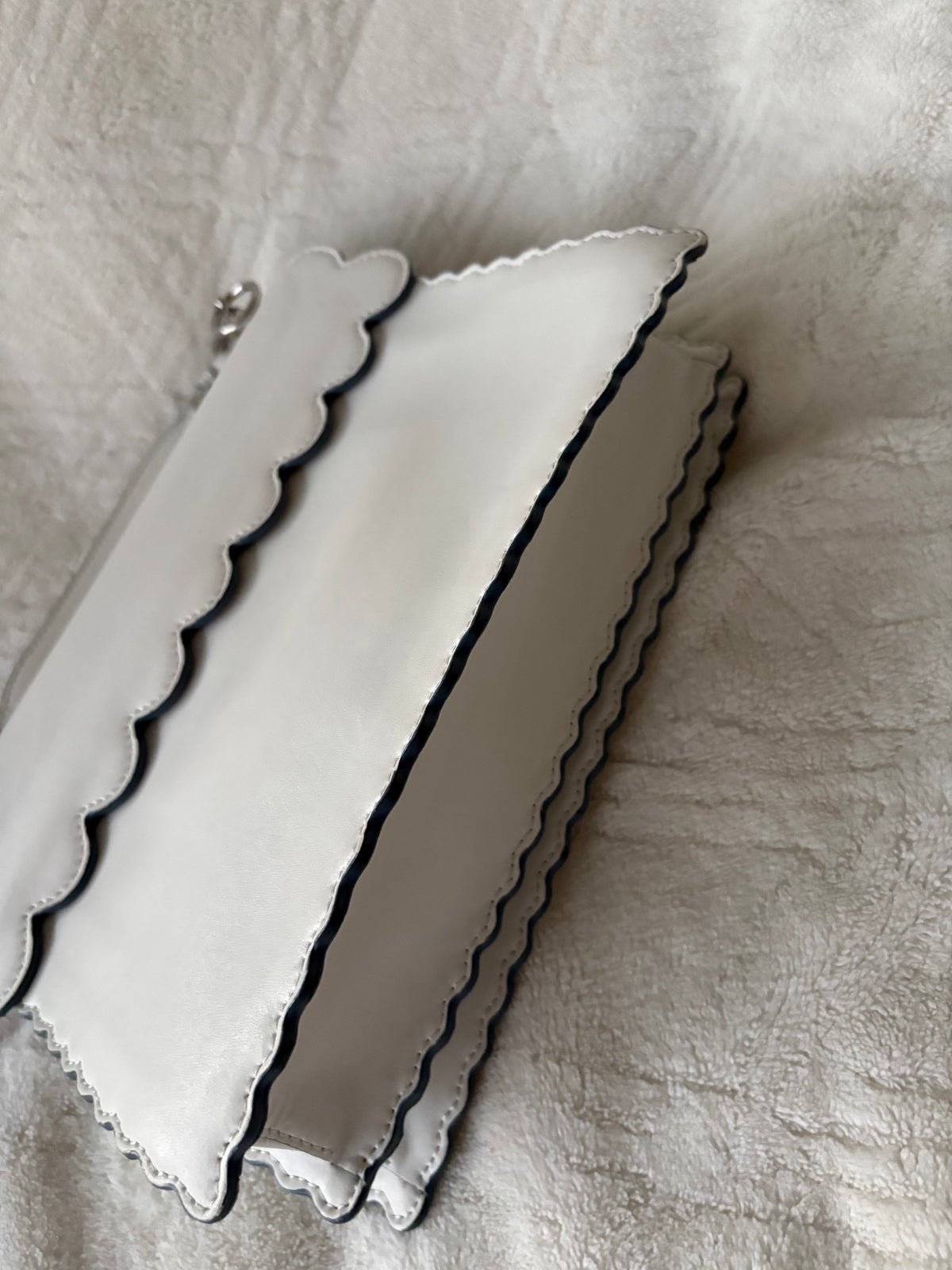 *New Pics* Fendi Kan I Small Scalloped Leather With Silver Chain Shoulder Bag – White