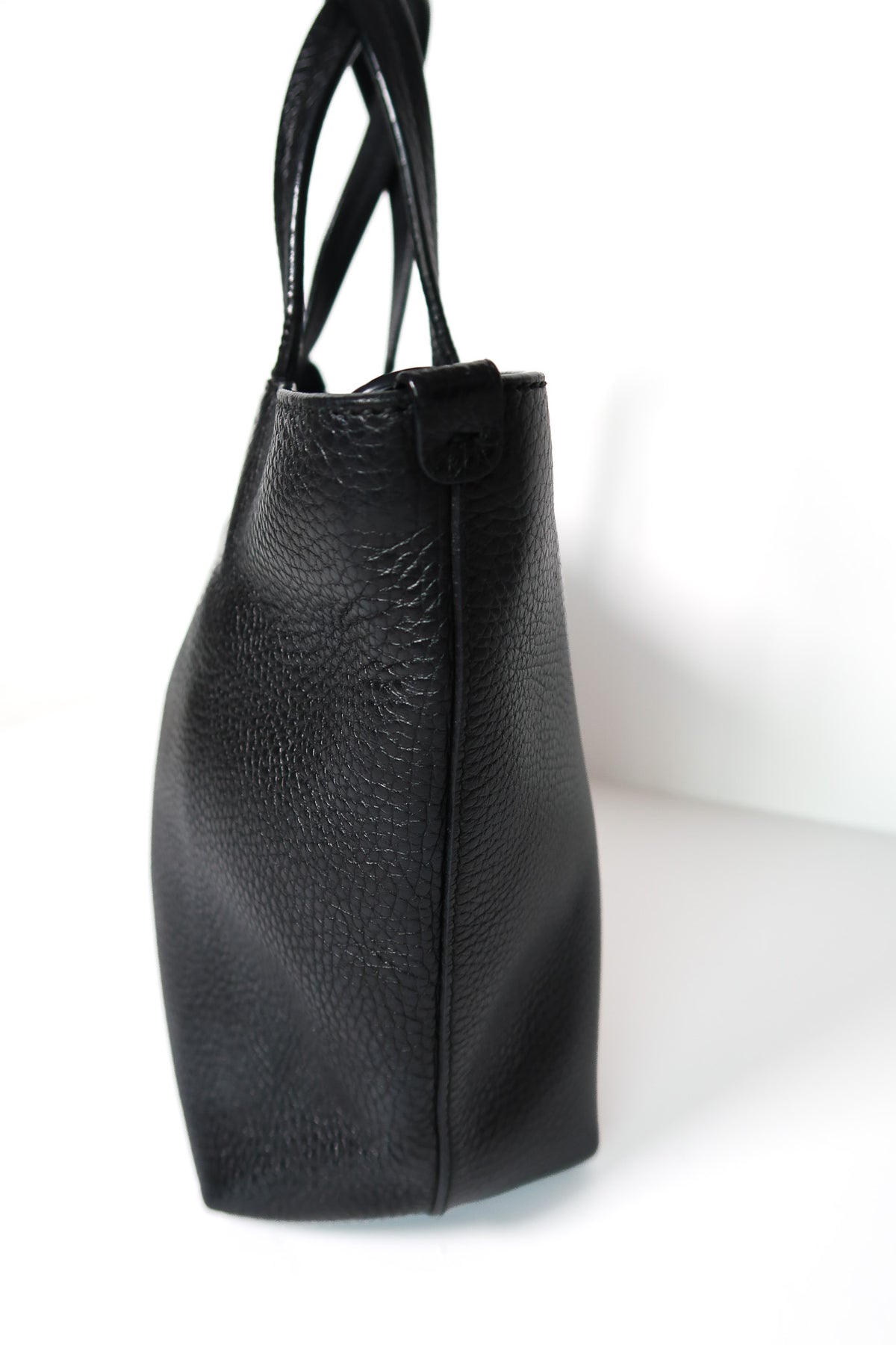 Salvatore Ferragamo Black Leather Tote - additional view 4