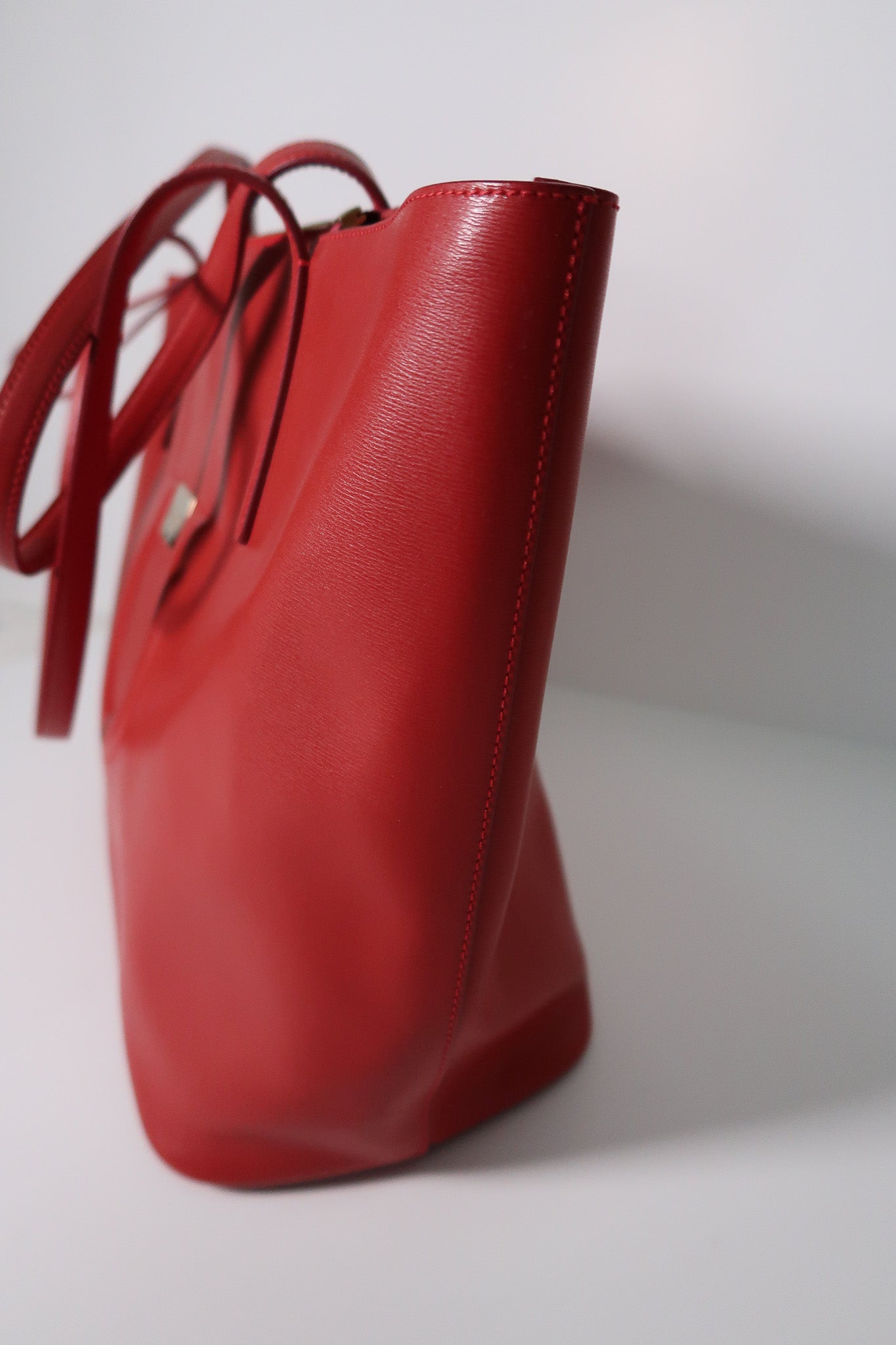 Salvatore Ferragamo Lipstick Red City Tote - additional view 5