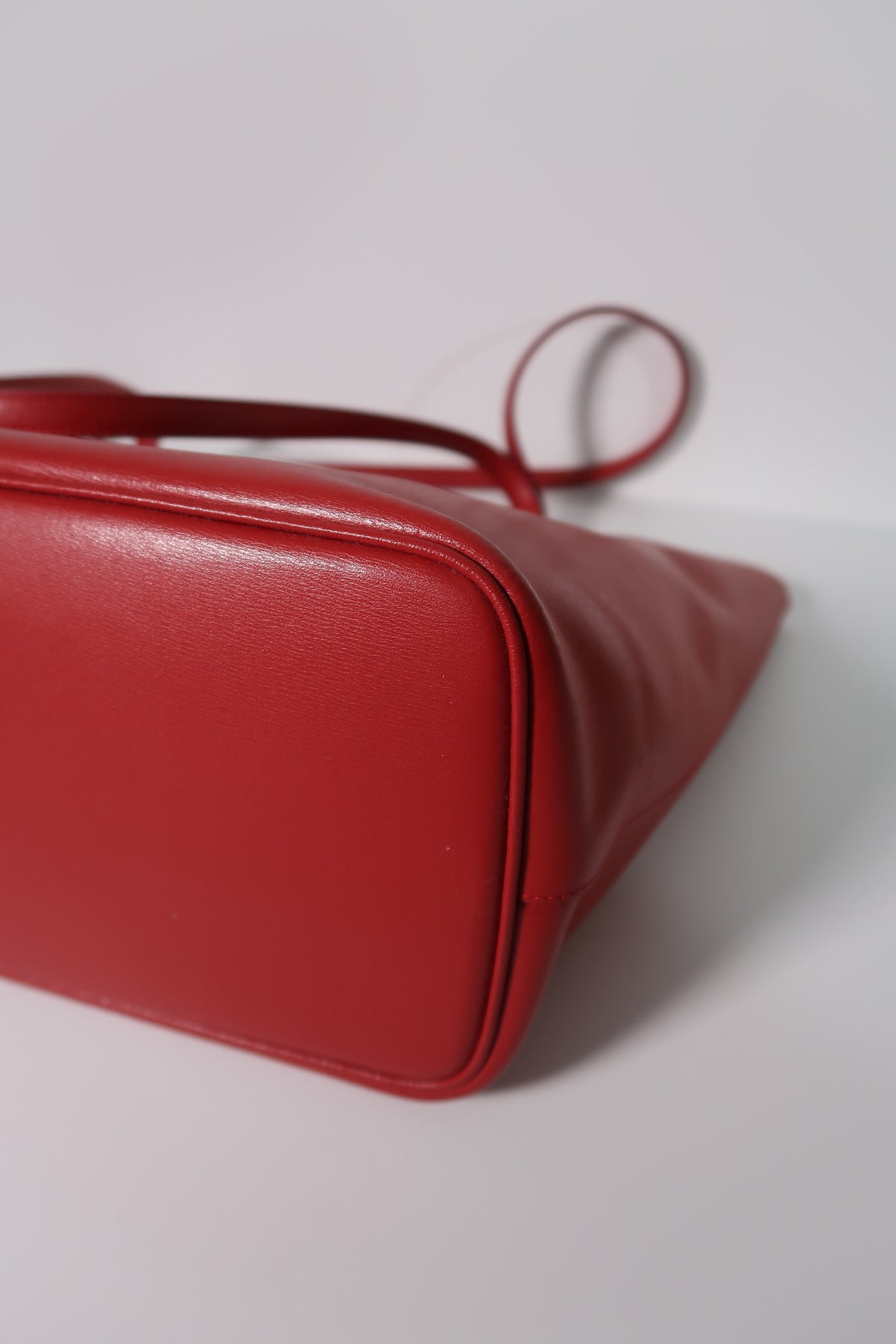 Salvatore Ferragamo Lipstick Red City Tote - additional view 11
