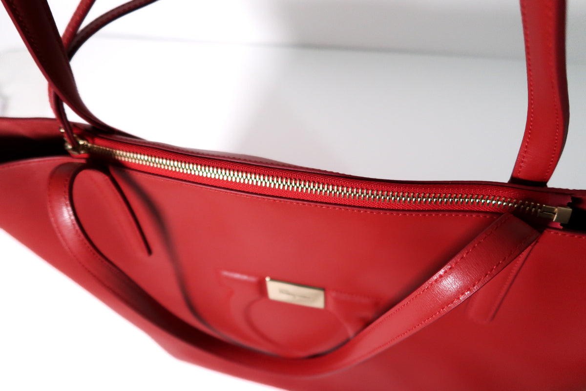 Salvatore Ferragamo Lipstick Red City Tote - additional view 13