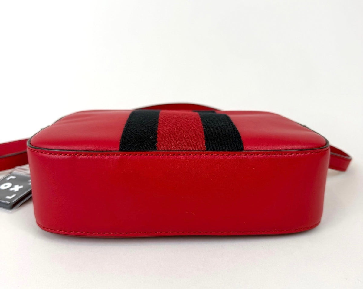 Gucci Webby Bee Leather Camera Bag - additional view 5