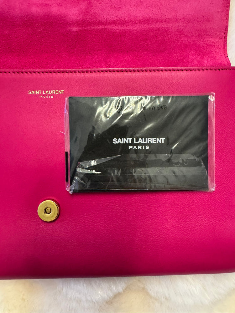 Saint Laurent Classic Y Ligne clutch in fuchsia pink leather - additional view 3