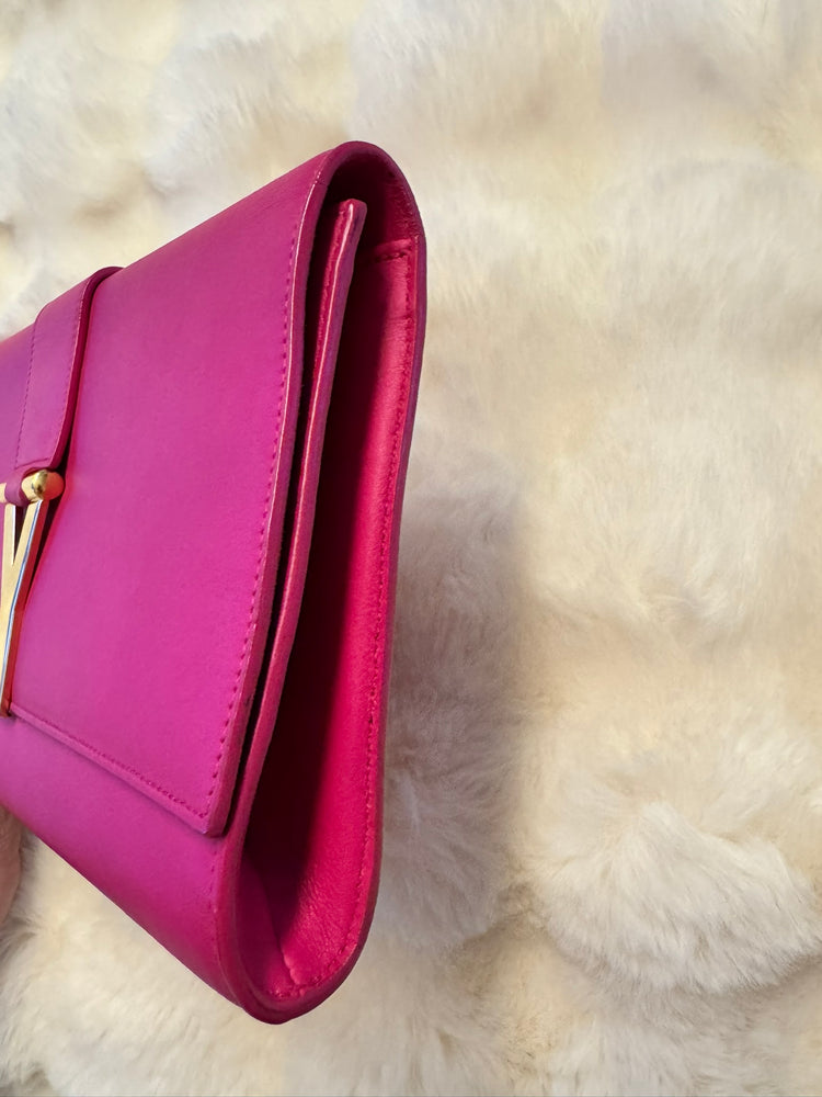 Saint Laurent Classic Y Ligne clutch in fuchsia pink leather - additional view 4