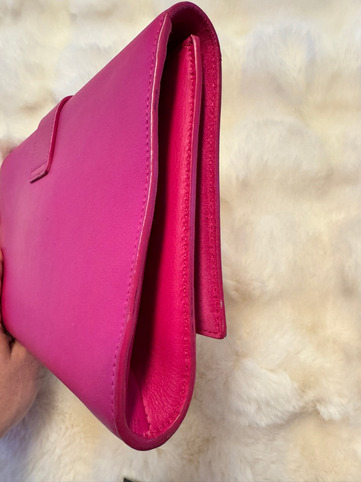 Saint Laurent Classic Y Ligne clutch in fuchsia pink leather - additional view 5