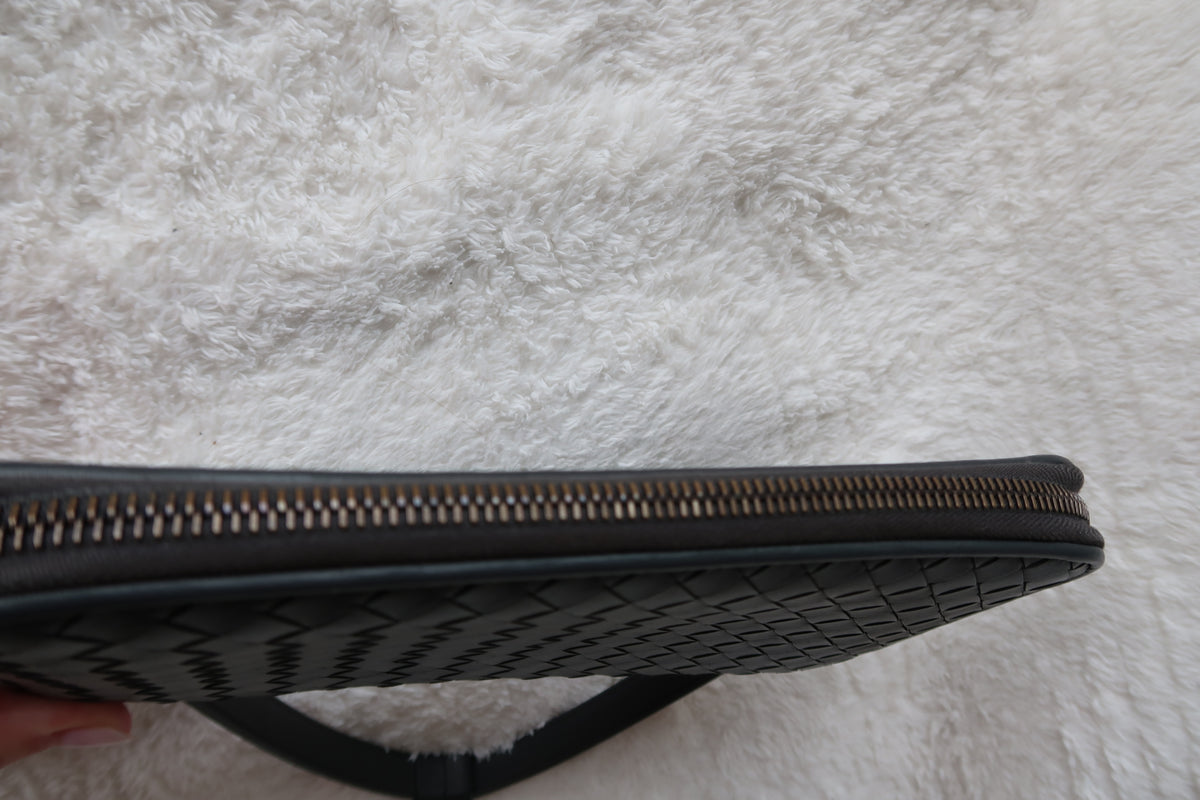 *New Pics* Bottega Veneta Intrecciato Convertible 2-Way Shoulder Bag / Clutch – Charcoal Dark Gray