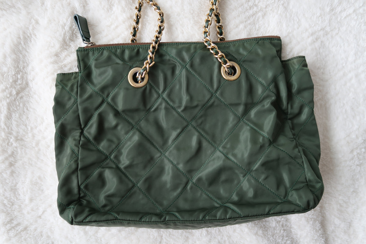 *New Pics* Vintage Prada Quilted Nylon Chain Shoulder Bag – Forest Green