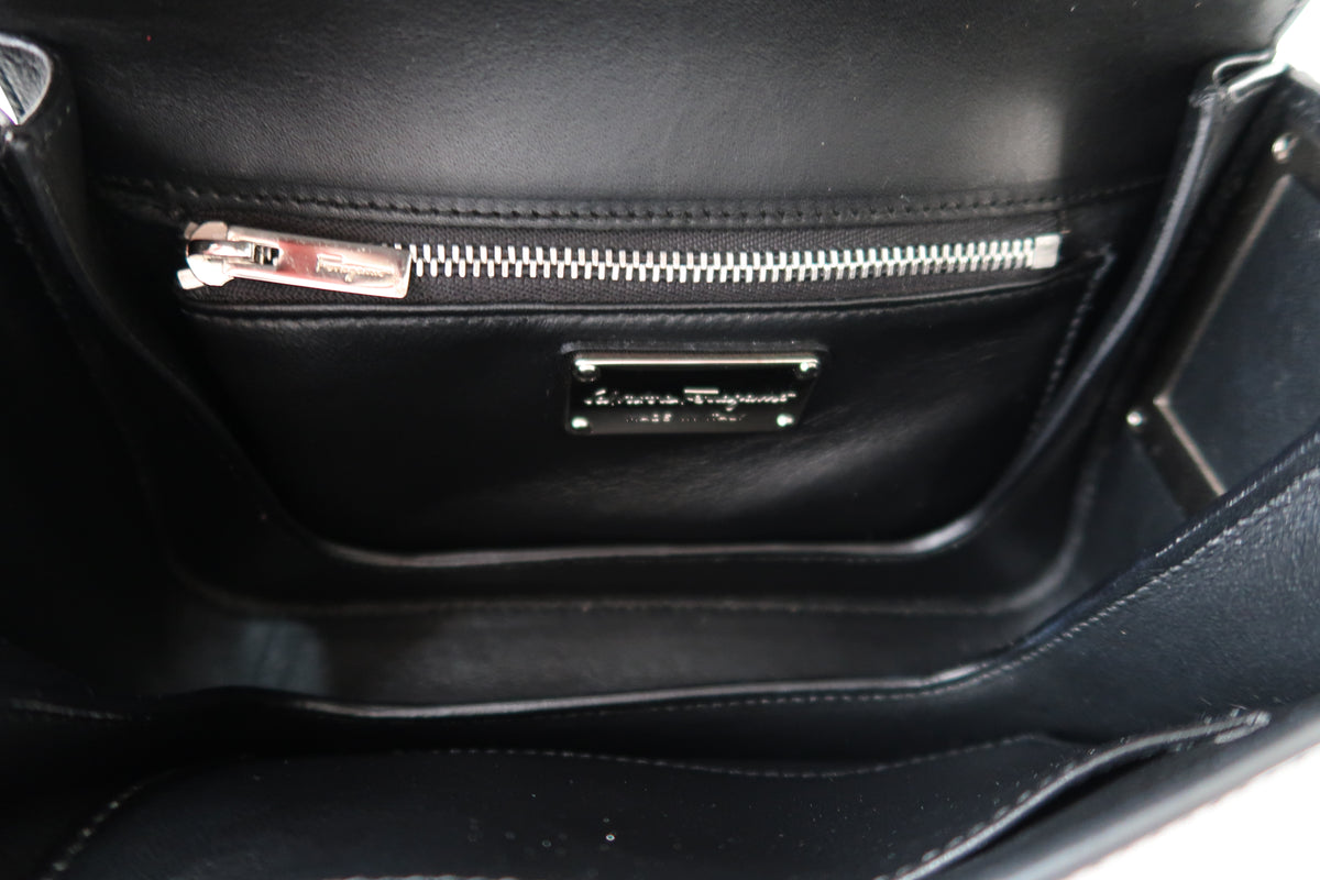 New Pics Rare Vintage Salvatore Ferragamo Black Leather Convertible Shoulder Bag – Adjustable Handle