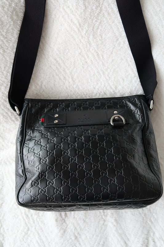New Pics Gucci GG Embossed Black Leather Crossbody Unisex Messenger Bag - Excellent
