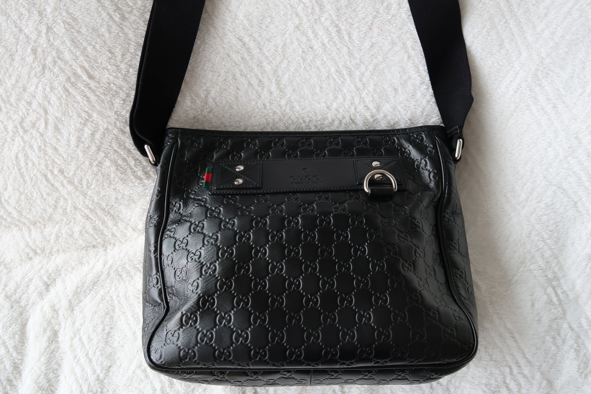 New Pics Gucci GG Embossed Black Leather Crossbody Unisex Messenger Bag - Excellent