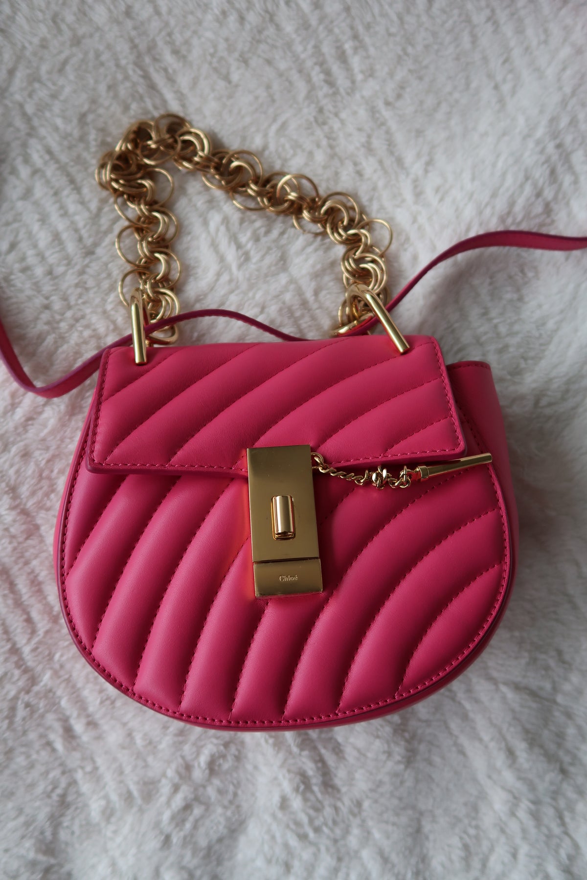 Chloe Drew Bijou Convertible 2-Way Quilted Shoulder & Crossbody Mini Bag – Fuchsia Pink