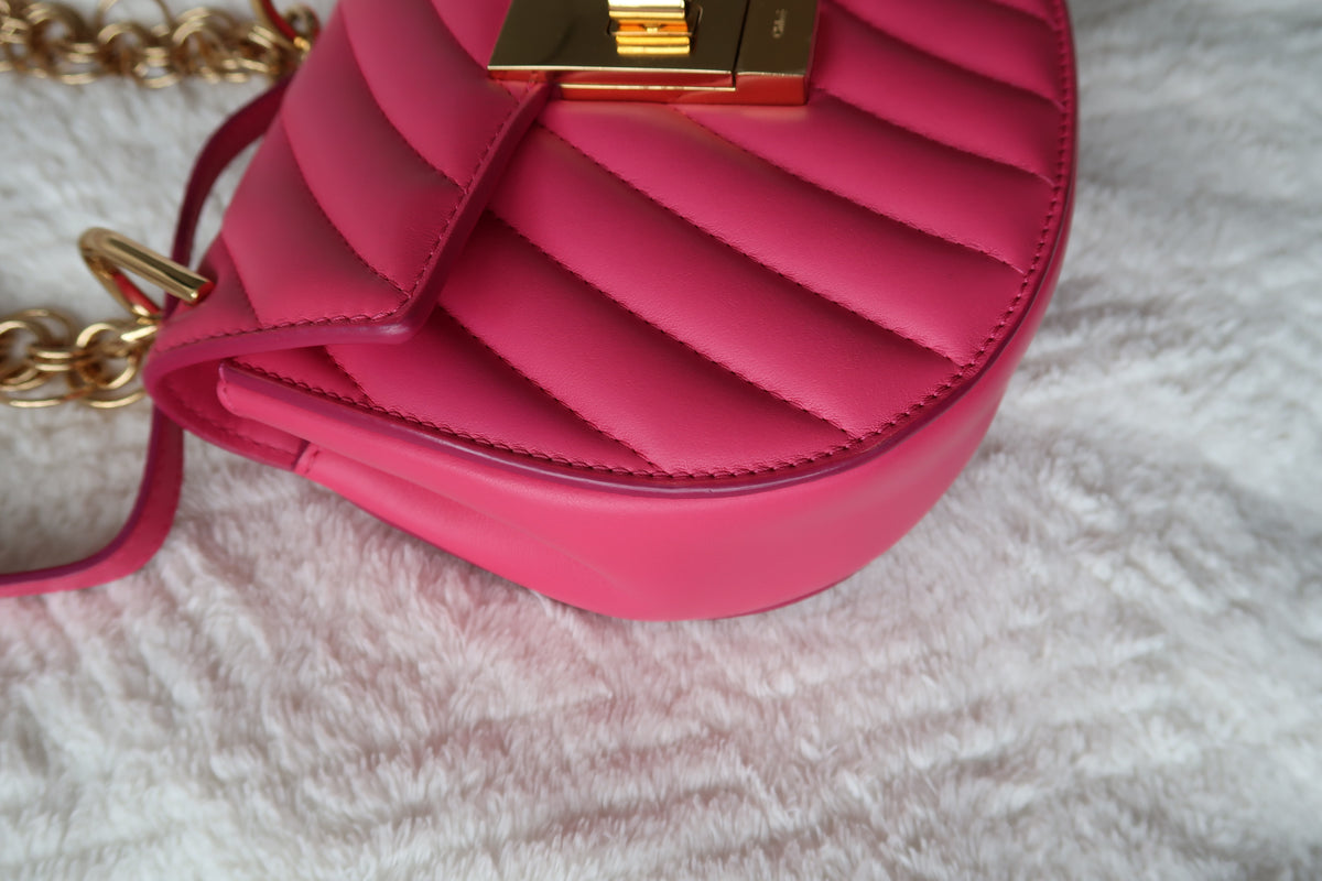 Chloe Drew Bijou Convertible 2-Way Quilted Shoulder & Crossbody Mini Bag – Fuchsia Pink