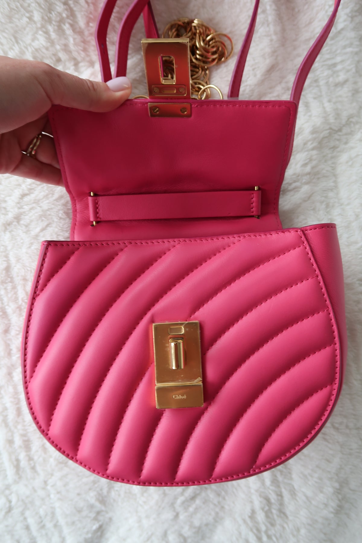 Chloe Drew Bijou Convertible 2-Way Quilted Shoulder & Crossbody Mini Bag – Fuchsia Pink