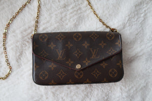 Louis Vuitton Monogram Pochette Chain Wallet / Crossbody – Excellent Condition