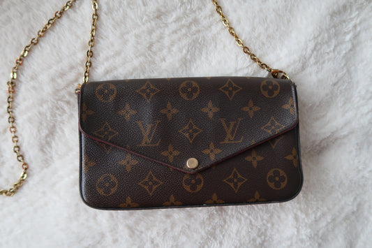 Louis Vuitton Monogram Pochette Chain Wallet / Crossbody – Excellent Condition