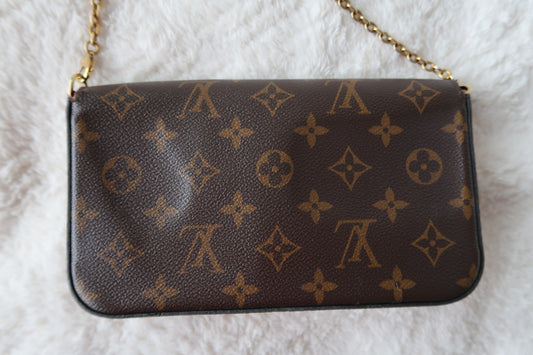 Louis Vuitton Monogram Pochette Chain Wallet / Crossbody – Excellent Condition