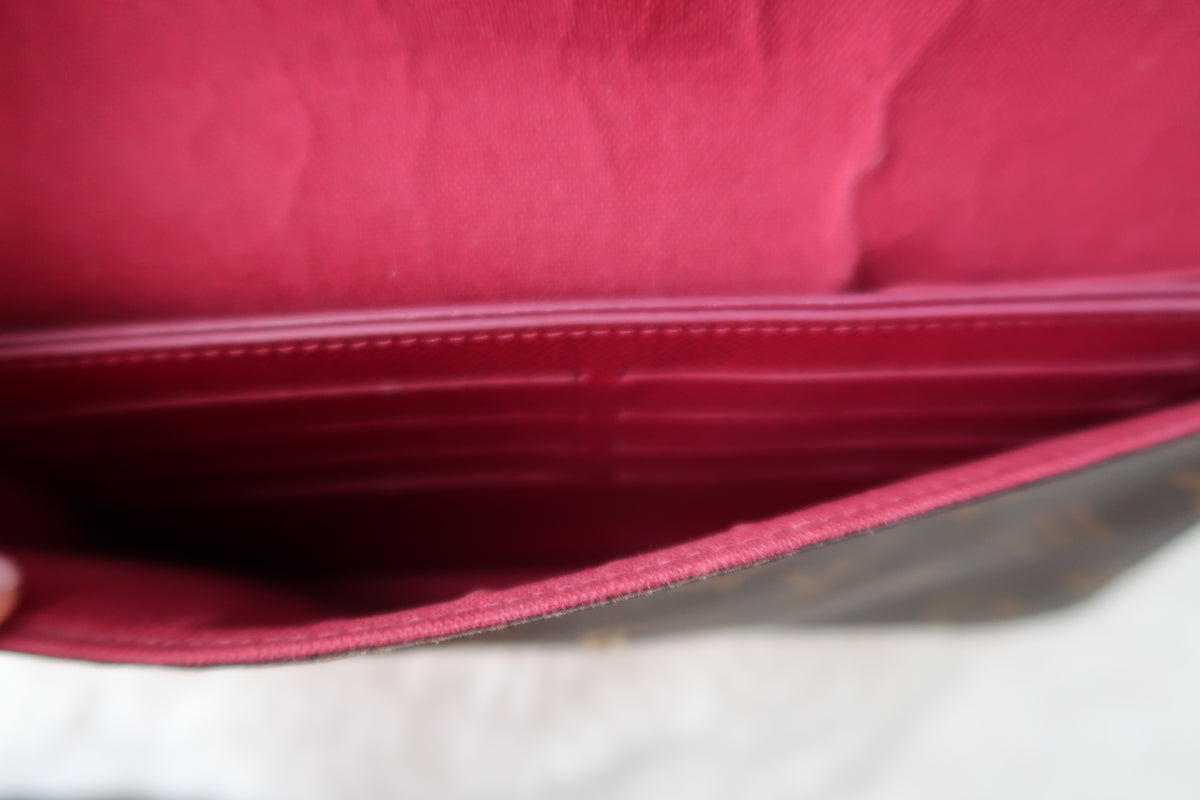 Louis Vuitton Monogram Pochette Chain Wallet / Crossbody – Excellent Condition