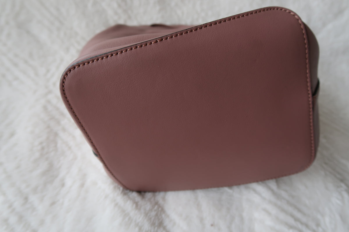 Fendi Mauve Pink Leather Bucket bag