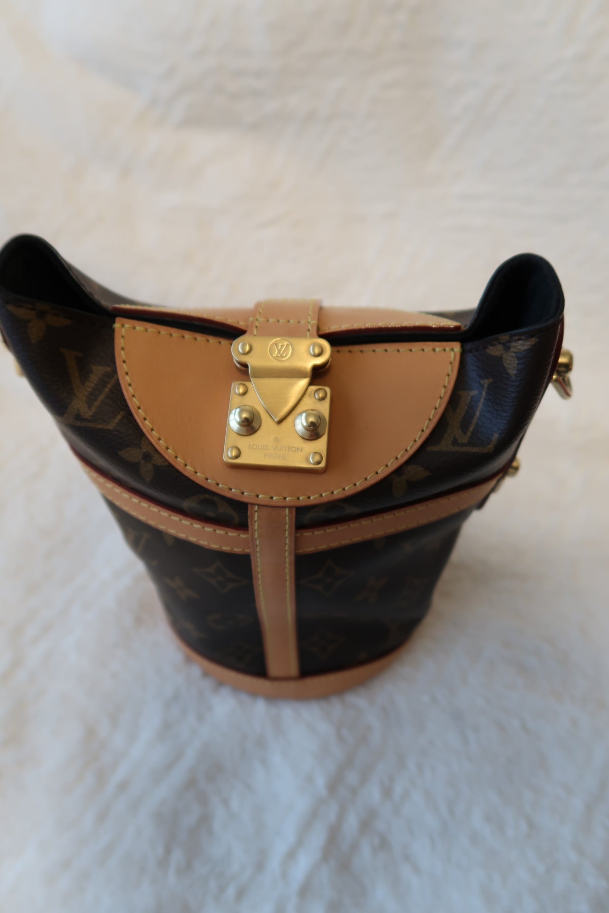 Louis Vuitton Monogram Canvas Duffle Bucket Shoulder Bag- Excellent