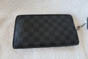 Louis Vuitton Damier Graphite Canvas Wallet