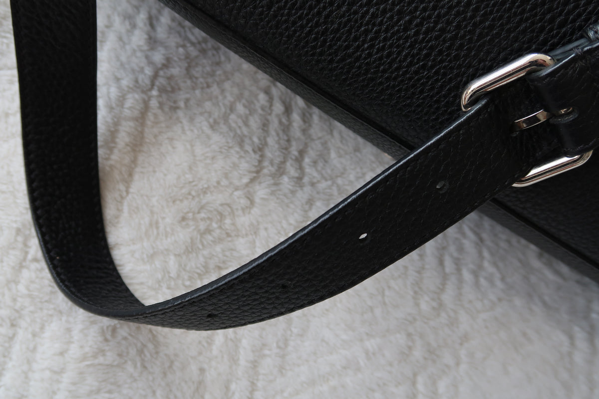 Fendi Black Peekaboo Iconic Essential Large Bag - Excellent Condition Unisex