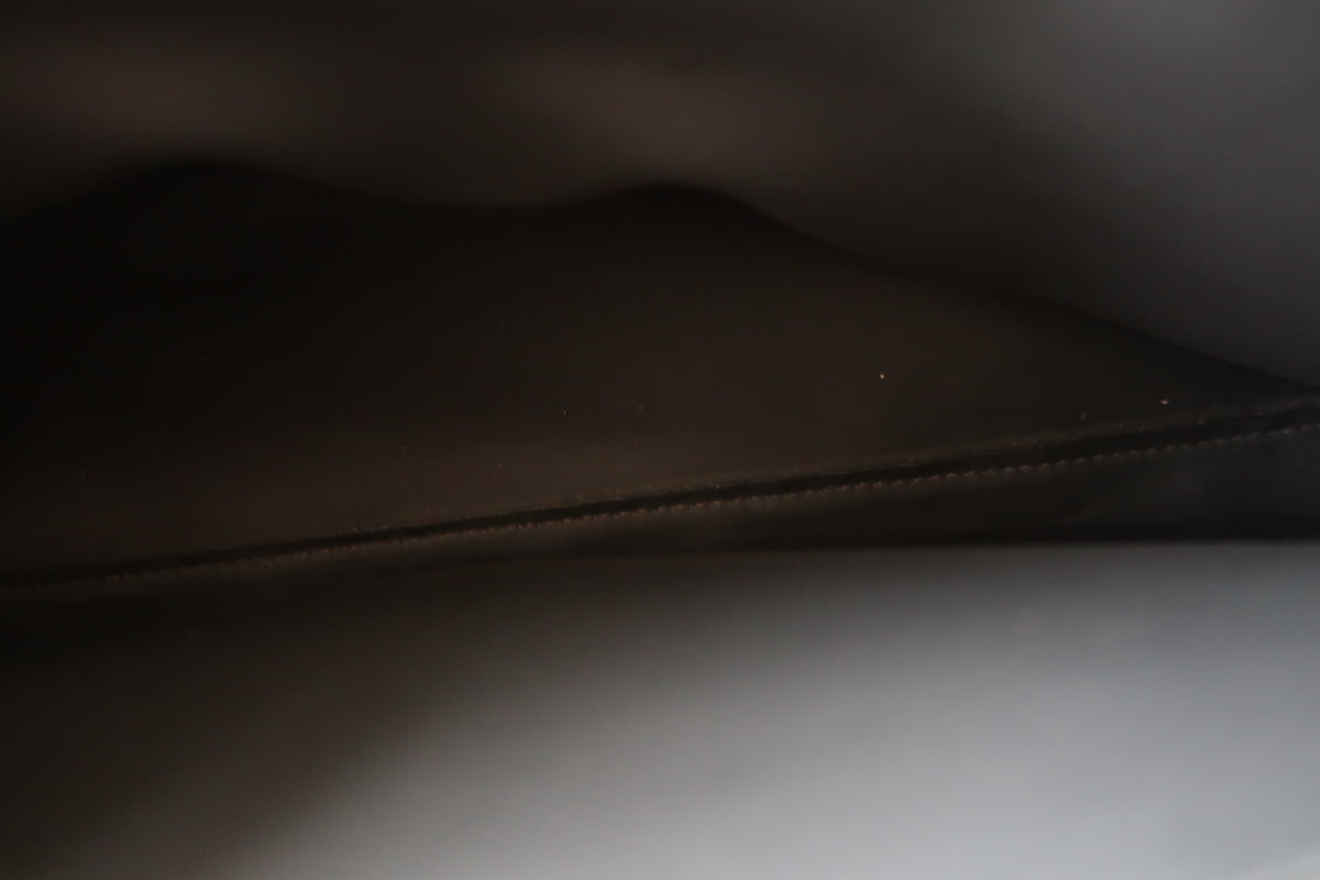 Fendi Black Peekaboo Iconic Essential Large Bag - Excellent Condition Unisex