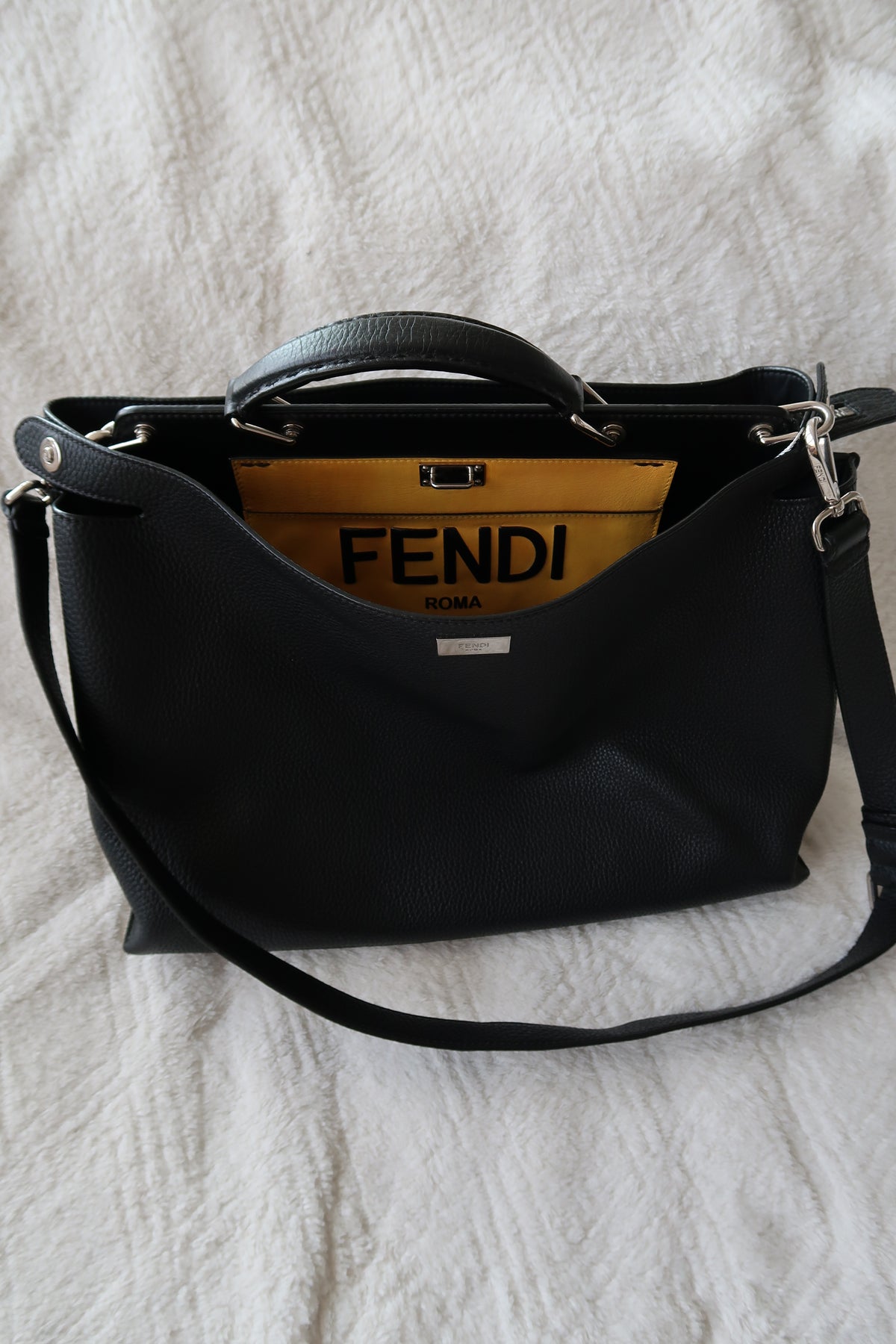 Fendi Black Peekaboo Iconic Essential Large Bag - Excellent Condition Unisex