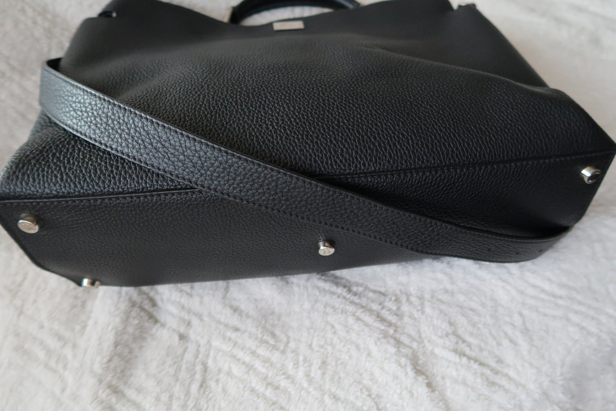 Fendi Black Peekaboo Iconic Essential Large Bag - Excellent Condition Unisex