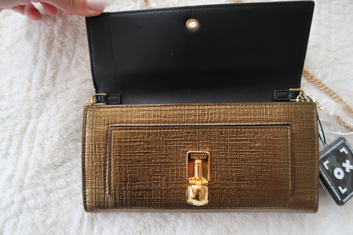 Alexander McQueen Skull Leather Continental Wallet on Chain Clutch Bag New with Box