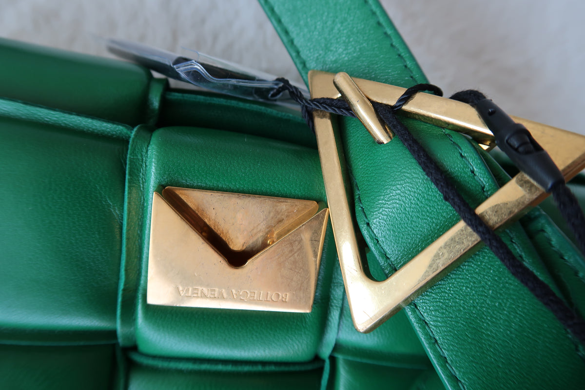 Bottega Veneta Padded Cassette Bag - Green