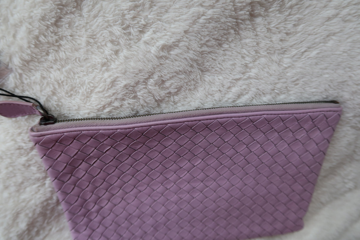 Bottega Clutch