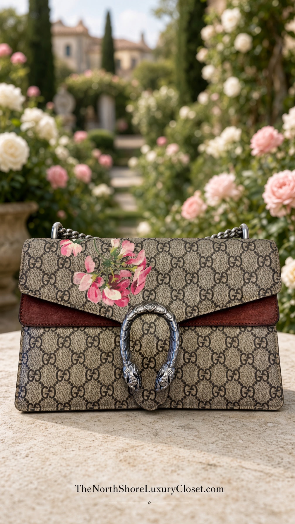 Gucci GG Supreme Dionysus shoulder bag featuring a Blooms print and a distinctive silver-tone tiger head clasp.